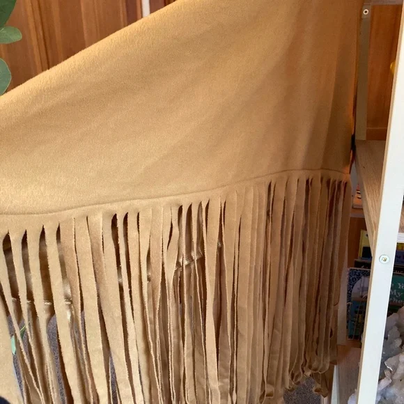 Hot Fringed Poncho With Sleeves 🔥 - Picture 3 of 7